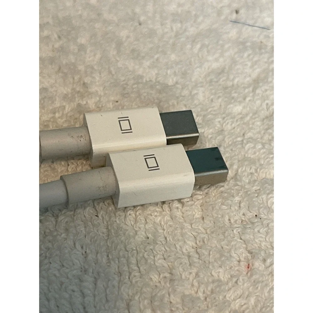LOT of 2 Genuine OEM Apple A1307 Mini DisplayPort to VGA DVI Adapters *